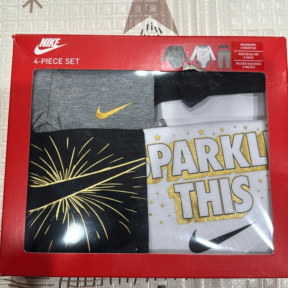 NIKE 4 piece Set